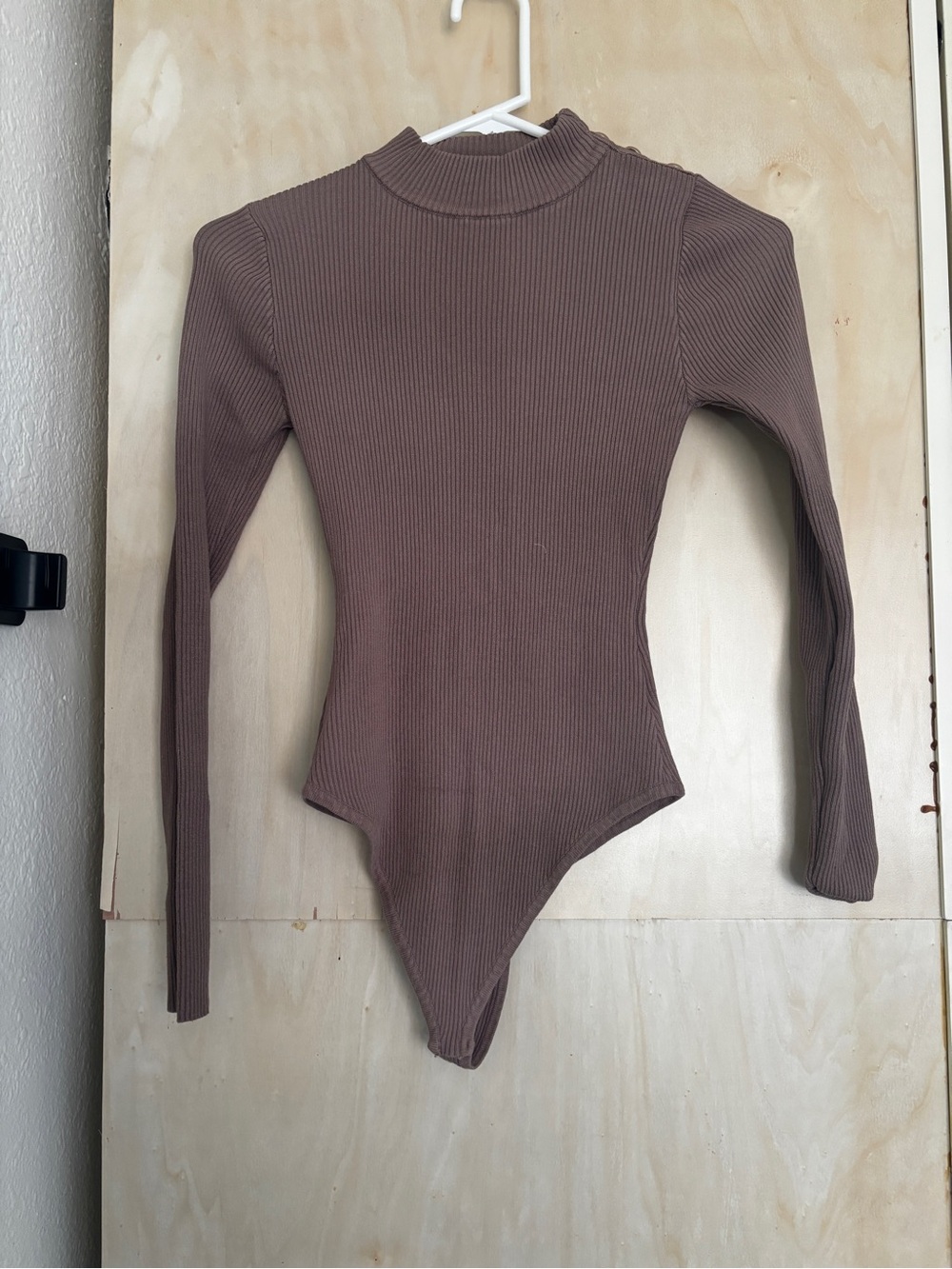 Ribbed Long Sleeve Mock Neck Bodysuit - Brown